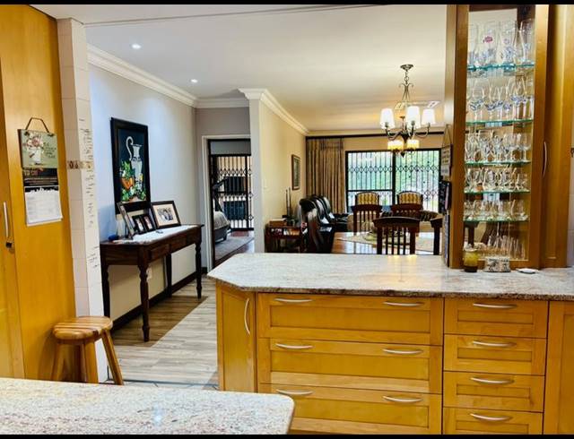 4 BEDROOM TOWNHOUSE FOR SALE IN HELICON HEIGHTS